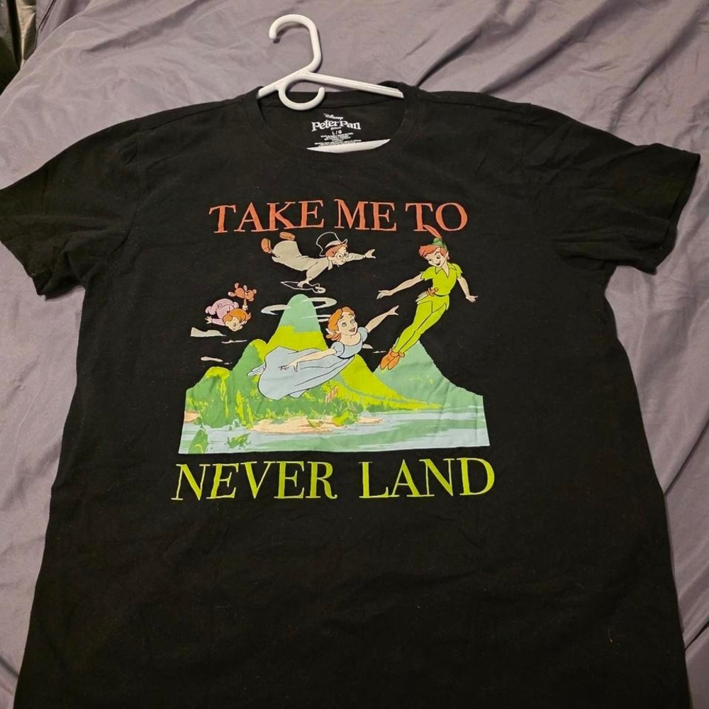 Peter Pan Disney black t-shirt Size L